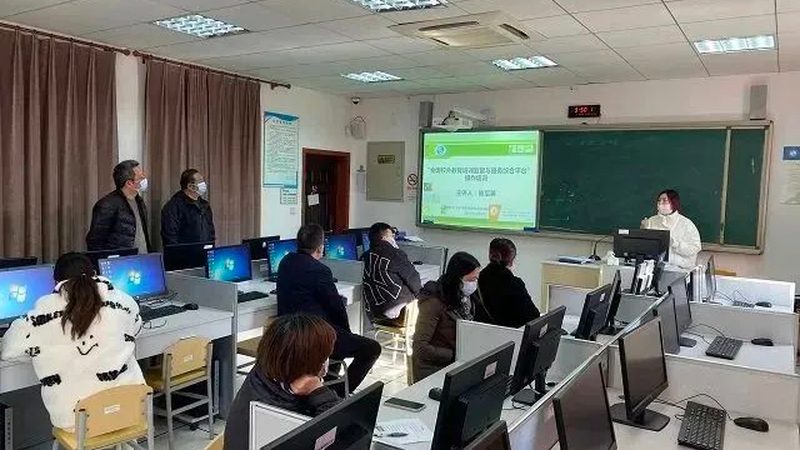 成人学历多少钱报名费贵不贵